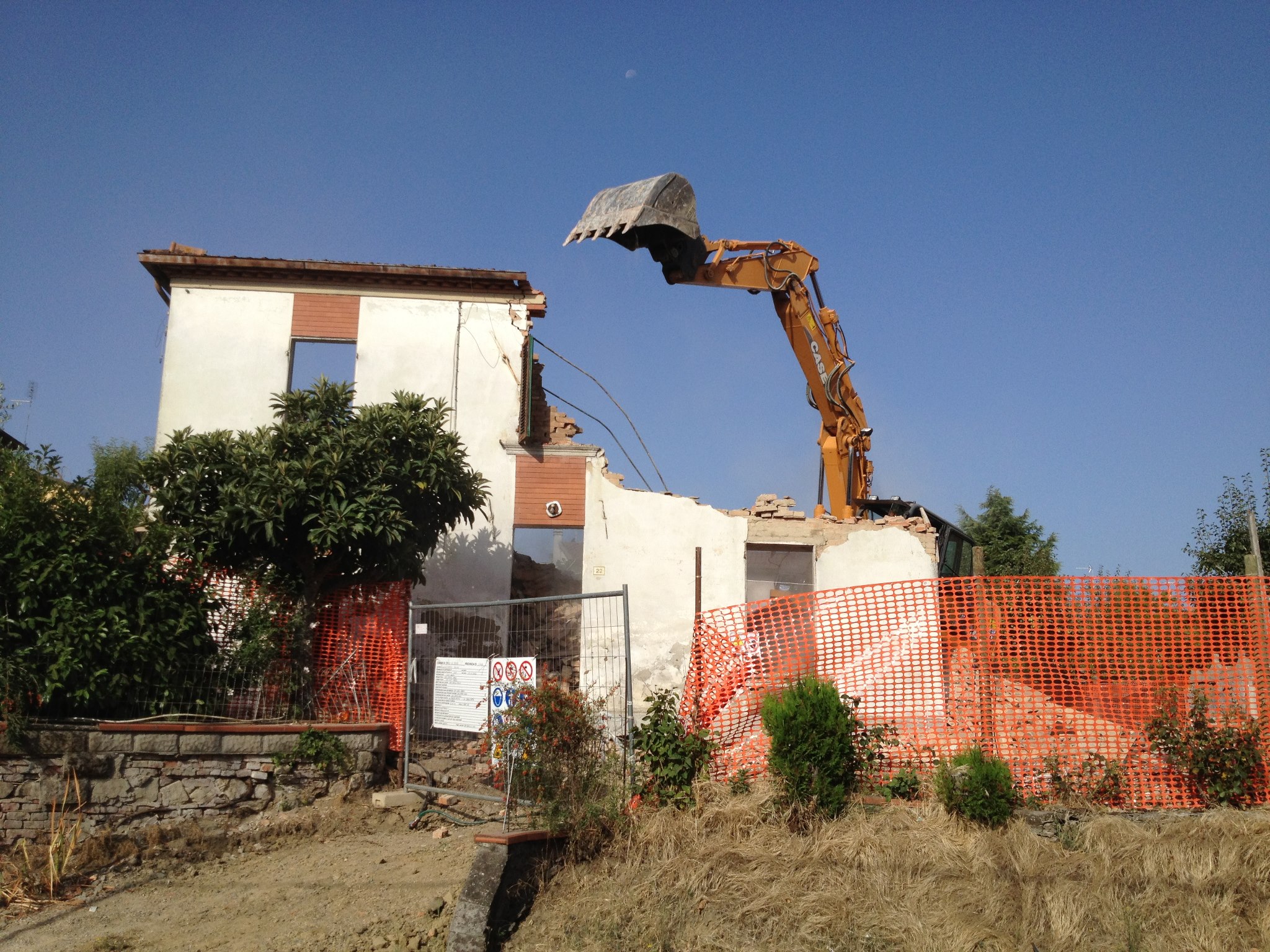 Prima: Demolizione e nuova costruzione — Torrita di Siena (SI)